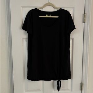 Xersion Black Short Sleeve Women's Top